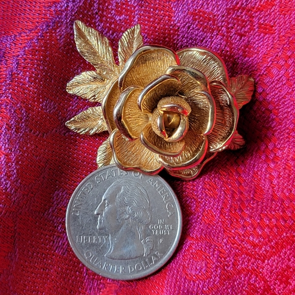 Relisted -vintage Rose brooch Sarah Coventry gold tone flower pin - Picture 2 of 8
